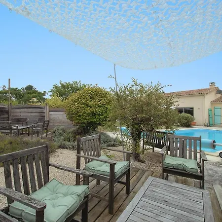 - Charmante Maison Avec Piscine Holiday home *
