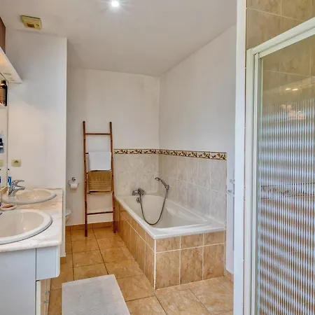 - Charmante Maison Avec Piscine Holiday home Migron