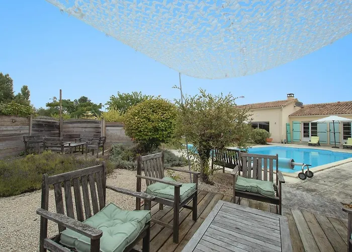 - Charmante Maison Avec Piscine Hébergement de vacances *