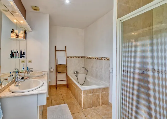 - Charmante Maison Avec Piscine Hébergement de vacances Migron