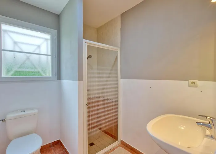 - Charmante Maison Avec Piscine Hébergement de vacances *