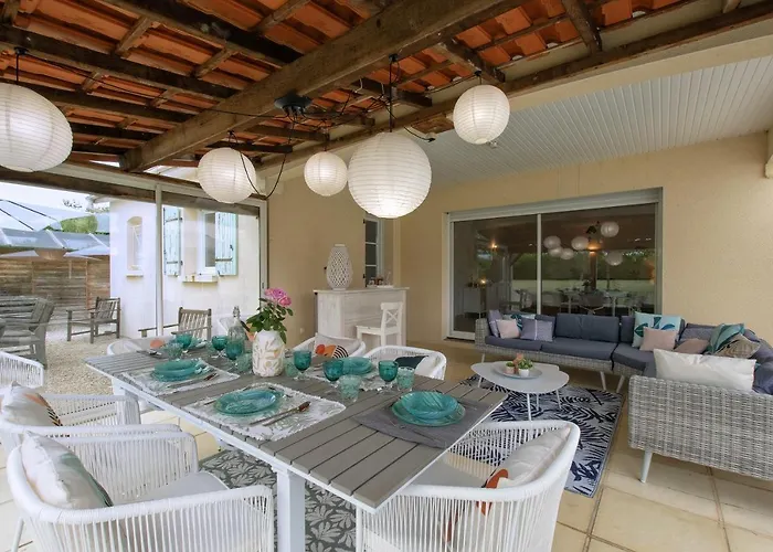 - Charmante Maison Avec Piscine *